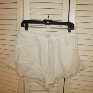 some days lovin white linen shorts